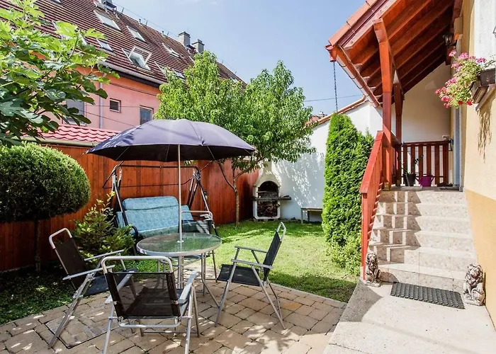 Luca Holiday House