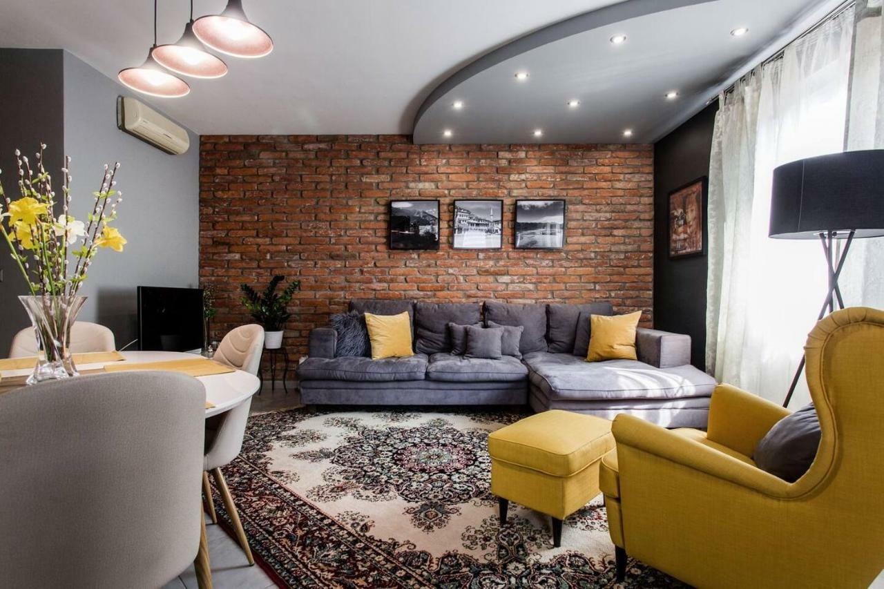 Luca House * בודארוס